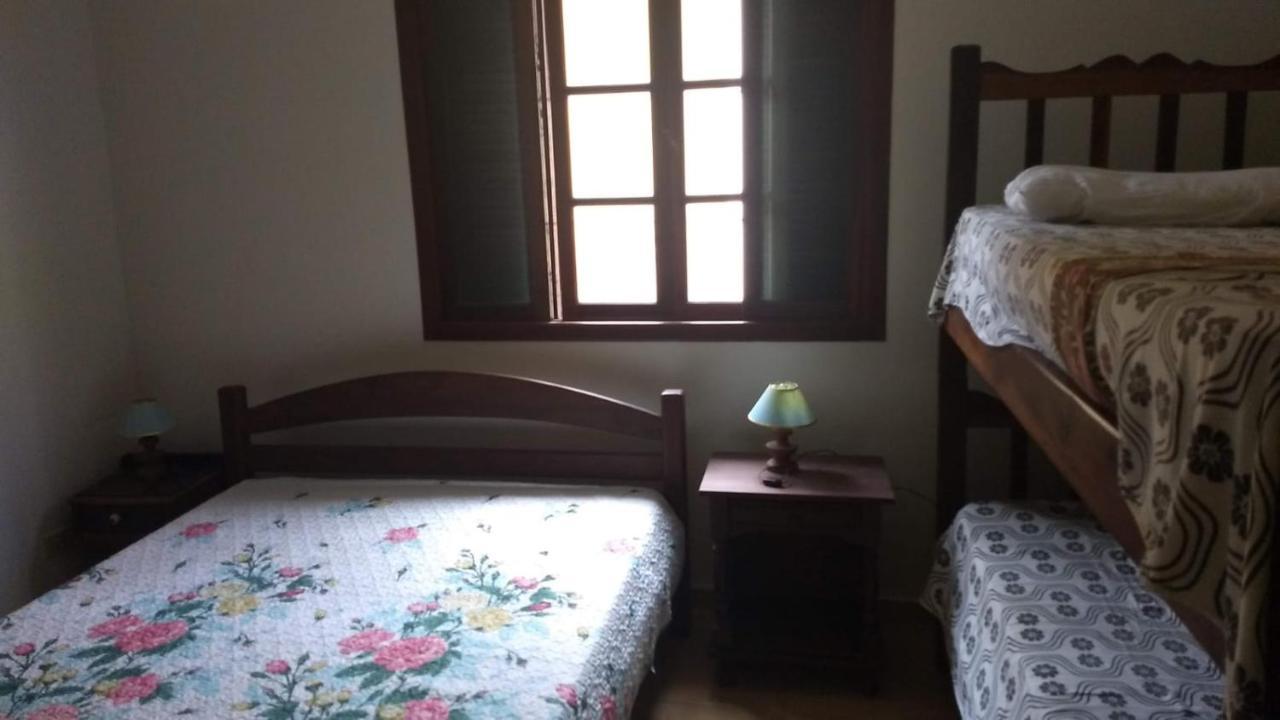 Casa 200m Da 3 Dorm. P/ 12 Pessoas *